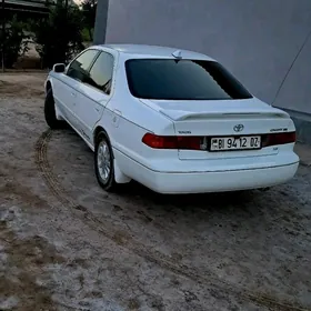 Toyota Camry 2000