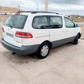 Toyota Sienna 2002