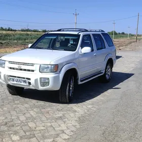Infiniti QX4 1998