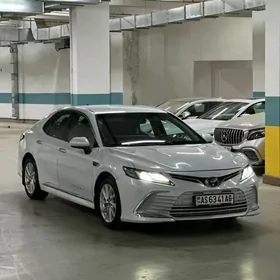 Toyota Camry 2021