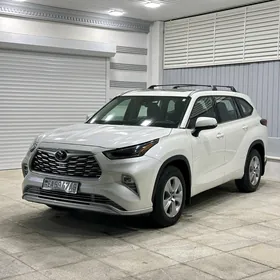 Toyota Highlander 2021
