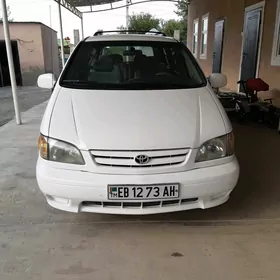 Toyota Sienna 2001