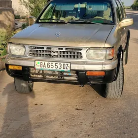 Nissan Pathfinder 1996