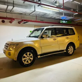 Mitsubishi Pajero 2014