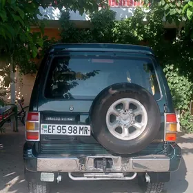 Mitsubishi Pajero 1996