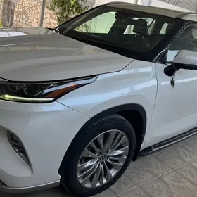 Toyota Highlander 2021