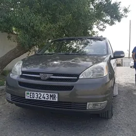 Toyota Sienna 2004