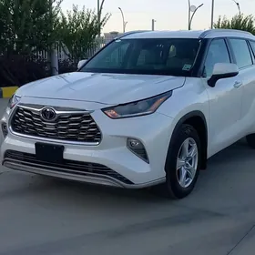 Toyota Highlander 2021