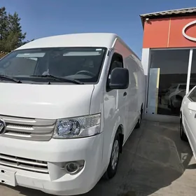 Toyota Hiace 2021