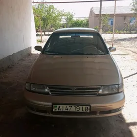 Nissan Bluebird 1997
