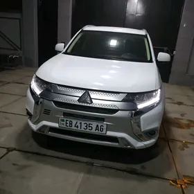Mitsubishi Outlander 2020