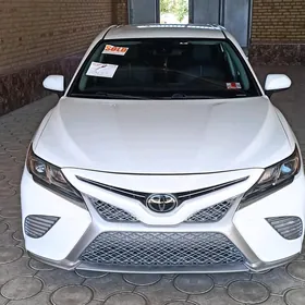 Toyota Camry 2020