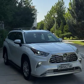 Toyota Highlander 2021