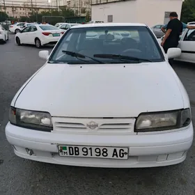 Nissan Primera 1996