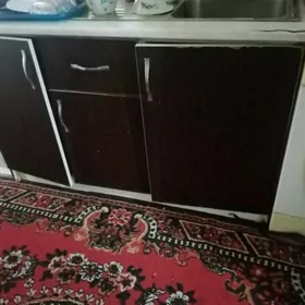Кухонный мебель с раковиной