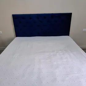 кровать спальня