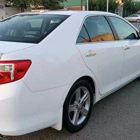 Toyota Camry 2014