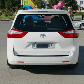 Toyota Sienna 2015