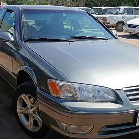 Toyota Camry 2001