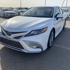 Toyota Camry 2020