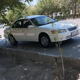 Toyota Camry 2001