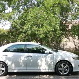 Toyota Camry 2014