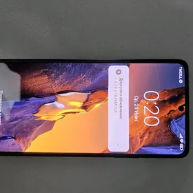 Телефон  PocoF5