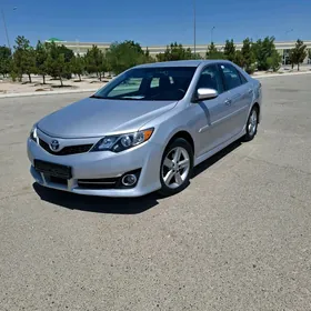 Toyota Camry 2014