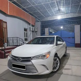 Toyota Camry 2017