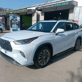 Toyota Highlander 2021