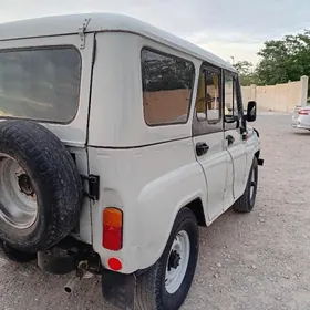 UAZ 469 2002