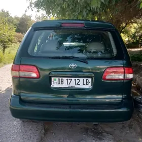 Toyota Sienna 2001