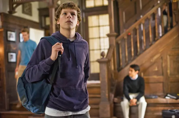 «Stiw Jobs» filminiň ssenaristi Mark Sukerberg baradaky filmiň dowamyny düşürer
