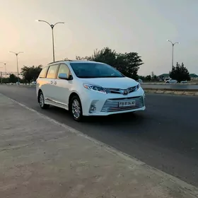Toyota Sienna 2020