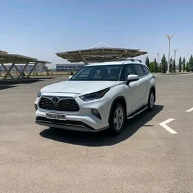 Toyota Highlander 2021