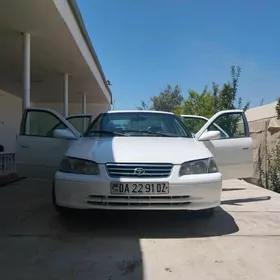 Toyota Camry 2000