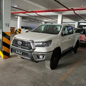 Toyota Hilux 2025
