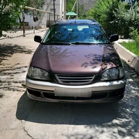 Toyota Avensis 1999