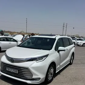 Toyota Sienna 2022
