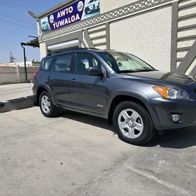 Toyota RAV4 2010