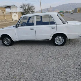 Lada 2104 1985