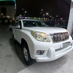 Toyota Land Cruiser Prado 2011