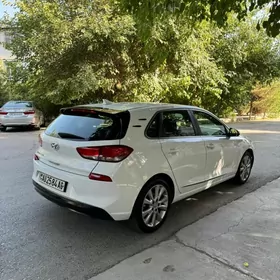 Hyundai Elantra GT 2018