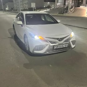 Toyota Camry 2021