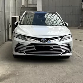 Toyota Camry 2022