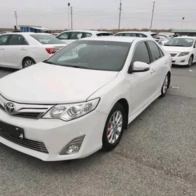 Toyota Camry 2014