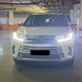 Toyota Highlander 2019