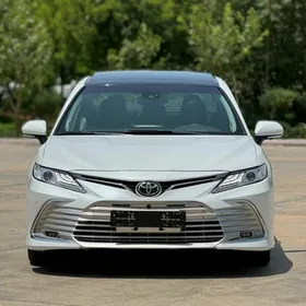 Toyota Camry 2023