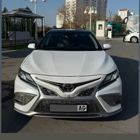 Toyota Camry 2021