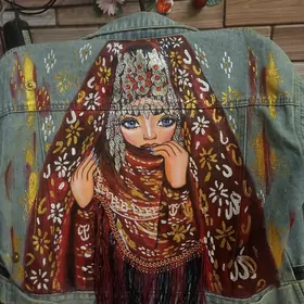 Джинсовая куртка  с рисунком